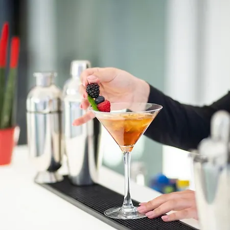 Alojamento de Acomodação e Pequeno-almoço Iconic Wellness & 4*